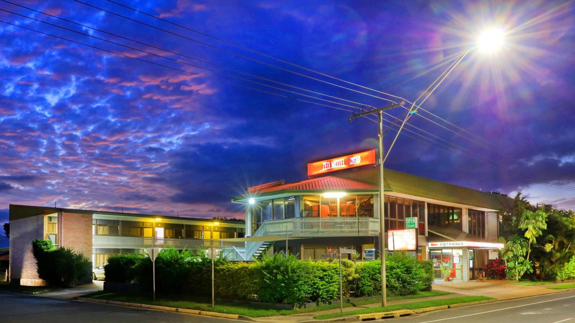 Tropical Gateway Motor Inn Rockhampton Exterior photo