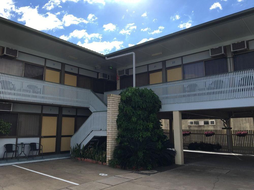 Tropical Gateway Motor Inn Rockhampton Exterior photo