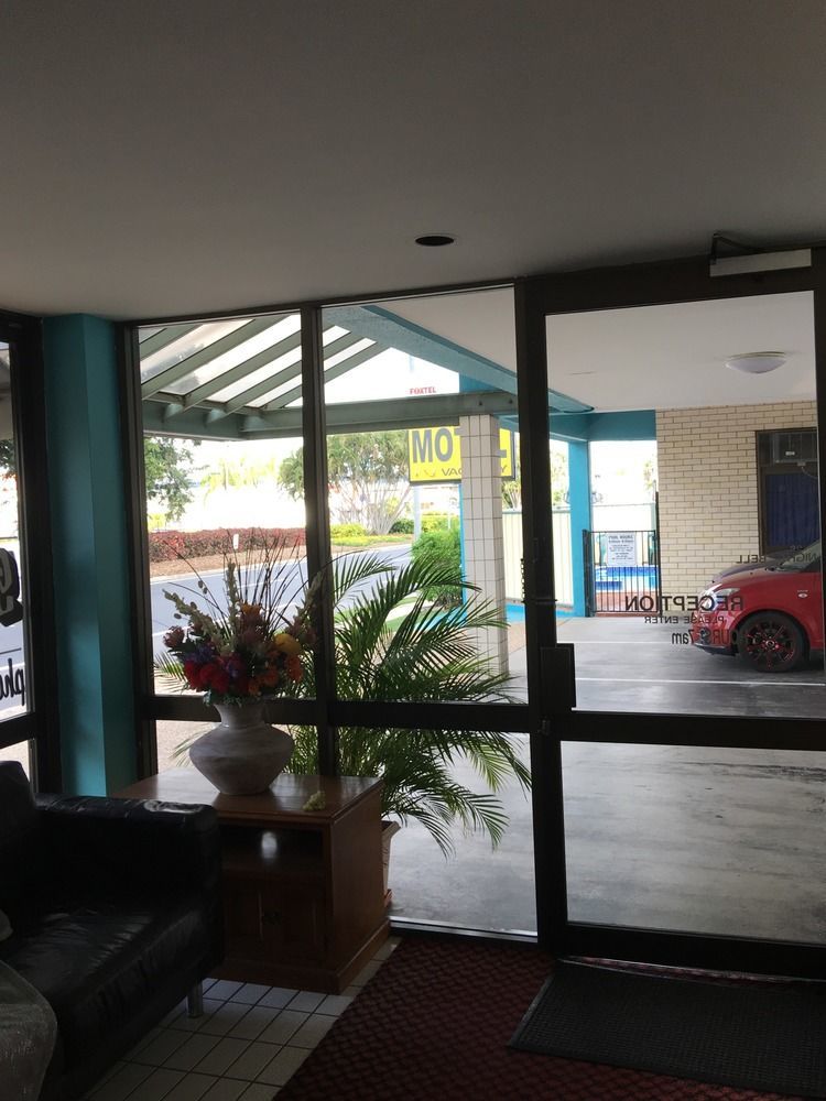 Tropical Gateway Motor Inn Rockhampton Exterior photo