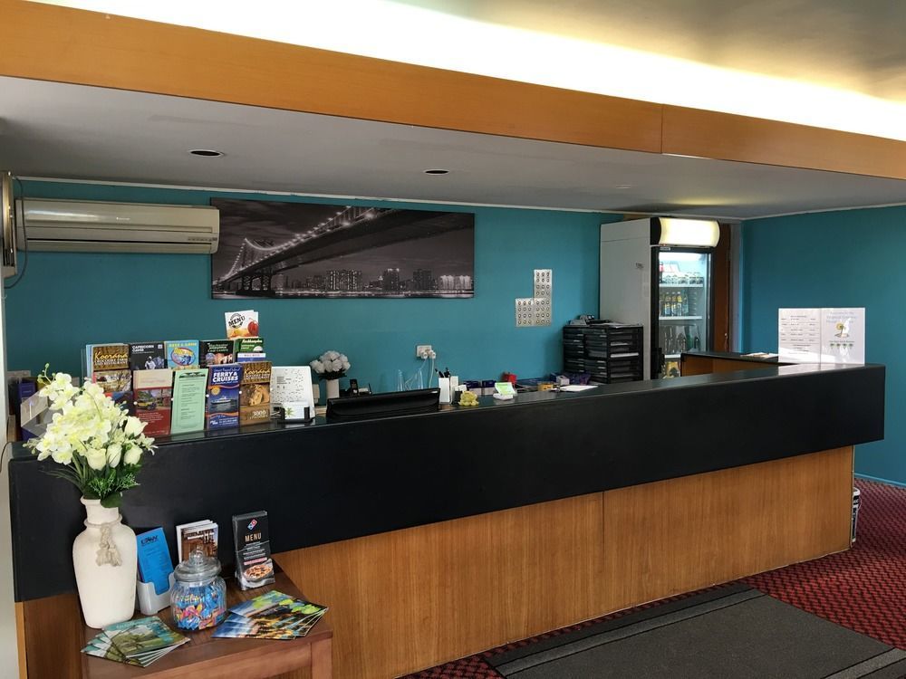 Tropical Gateway Motor Inn Rockhampton Exterior photo