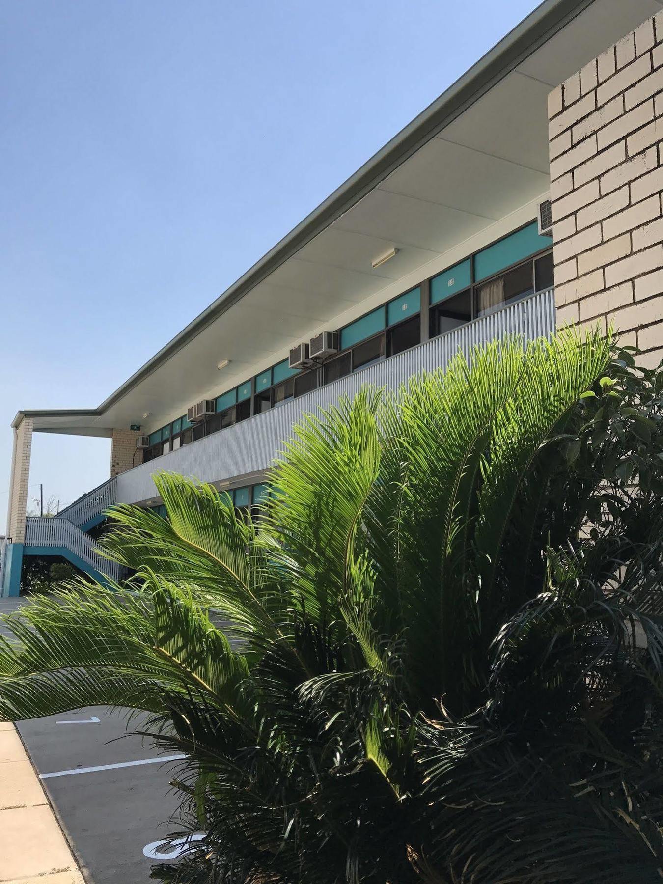 Tropical Gateway Motor Inn Rockhampton Exterior photo